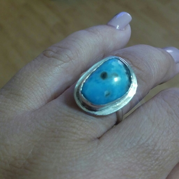 Ring - Picture 1 of 2